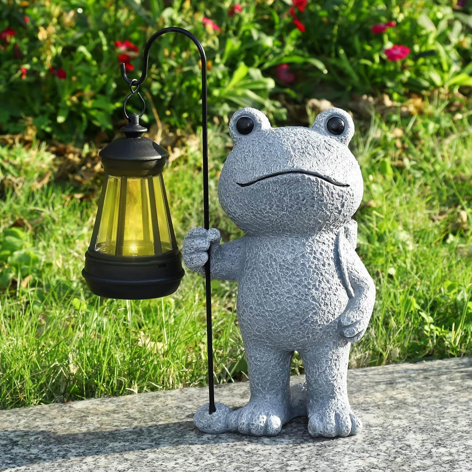 barkbarking cute solar frog statue