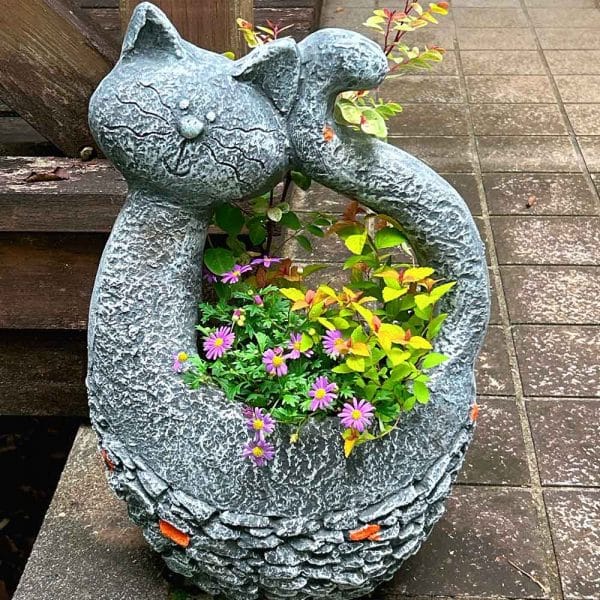 Creative Concrete Cat Statue Planter for Garden Ornaments-2