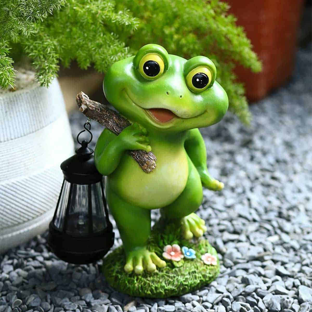 Cute Frog Statue with Solar Lantern-4