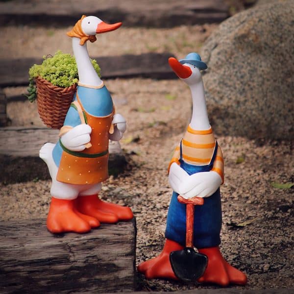 Outdoor Duck Gardener Statues 2 pcs of Set-2